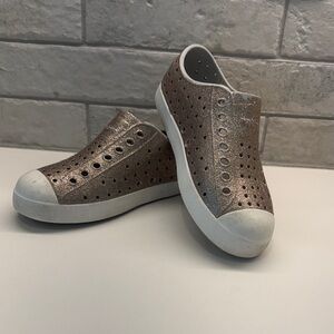 Native Kids Water Shoes in Sparkly Bronze